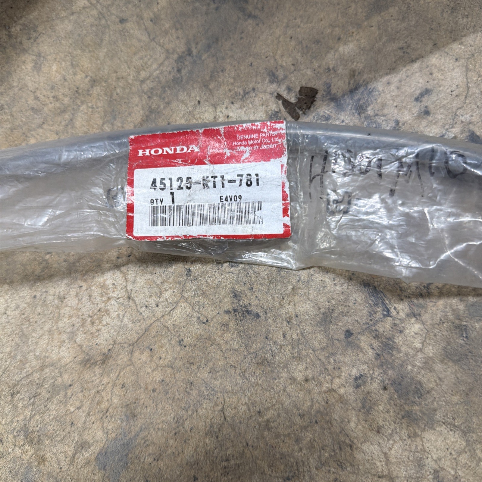 Nos Honda 45125-KT1-781 Front Brake Hose Line For HONDA XR250R 1987-2004 Nos Honda 45125-KT1-781 Front Brake Hose Line For HONDA XR250R 1987-2004