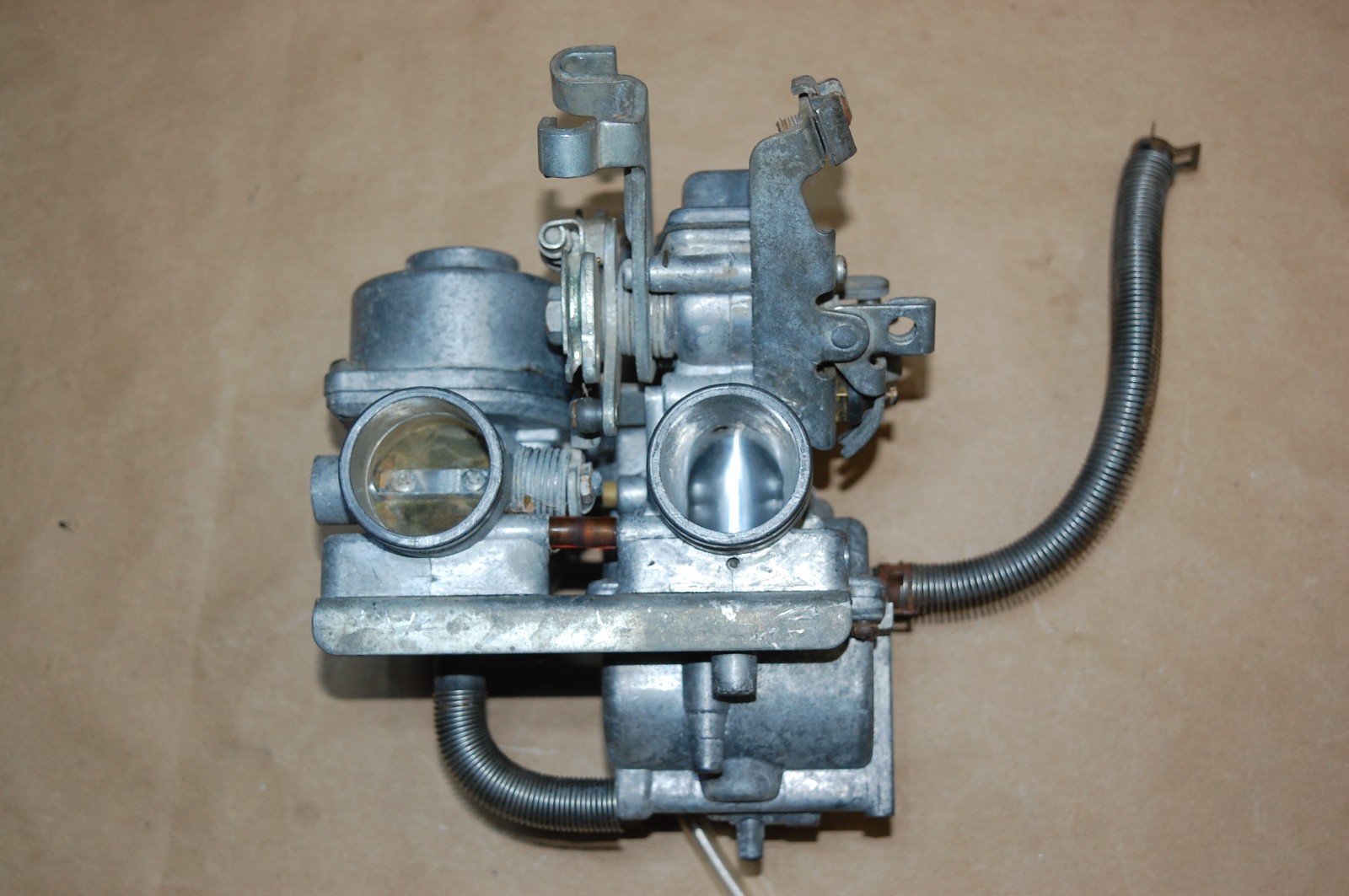 1982 - 83 YAMAHA XT550 Carburetor