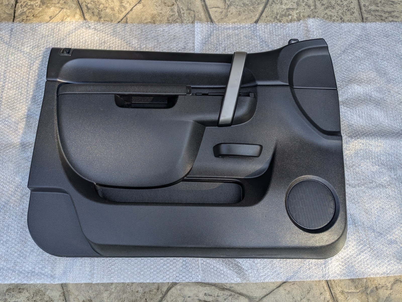 10-14 SILVERADO SIERRA FRONT DRIVER SIDE EBONY INTERIOR DOOR PANEL OEM NICE