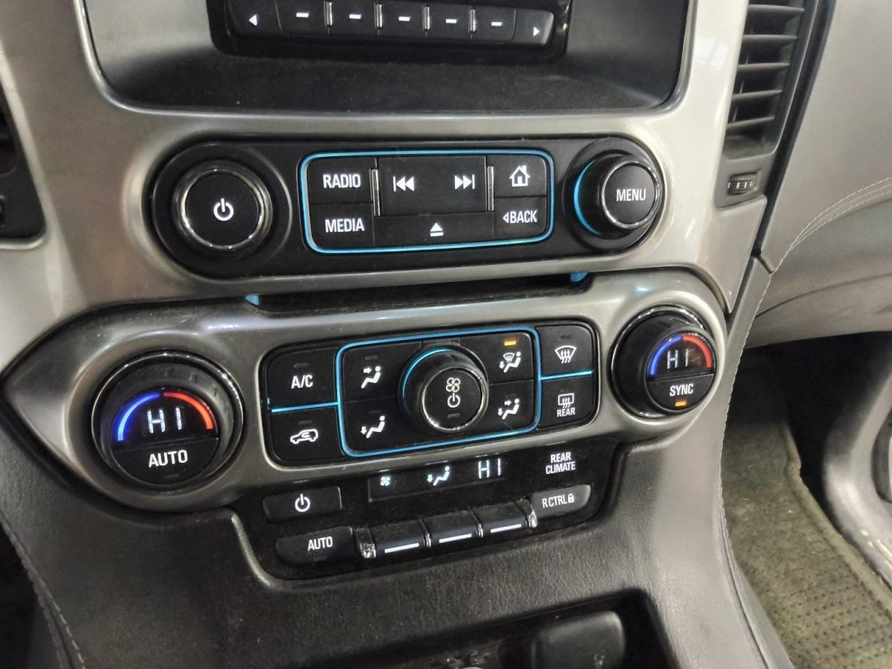 TAHOE     2015 Audio Equipment Radio 806223