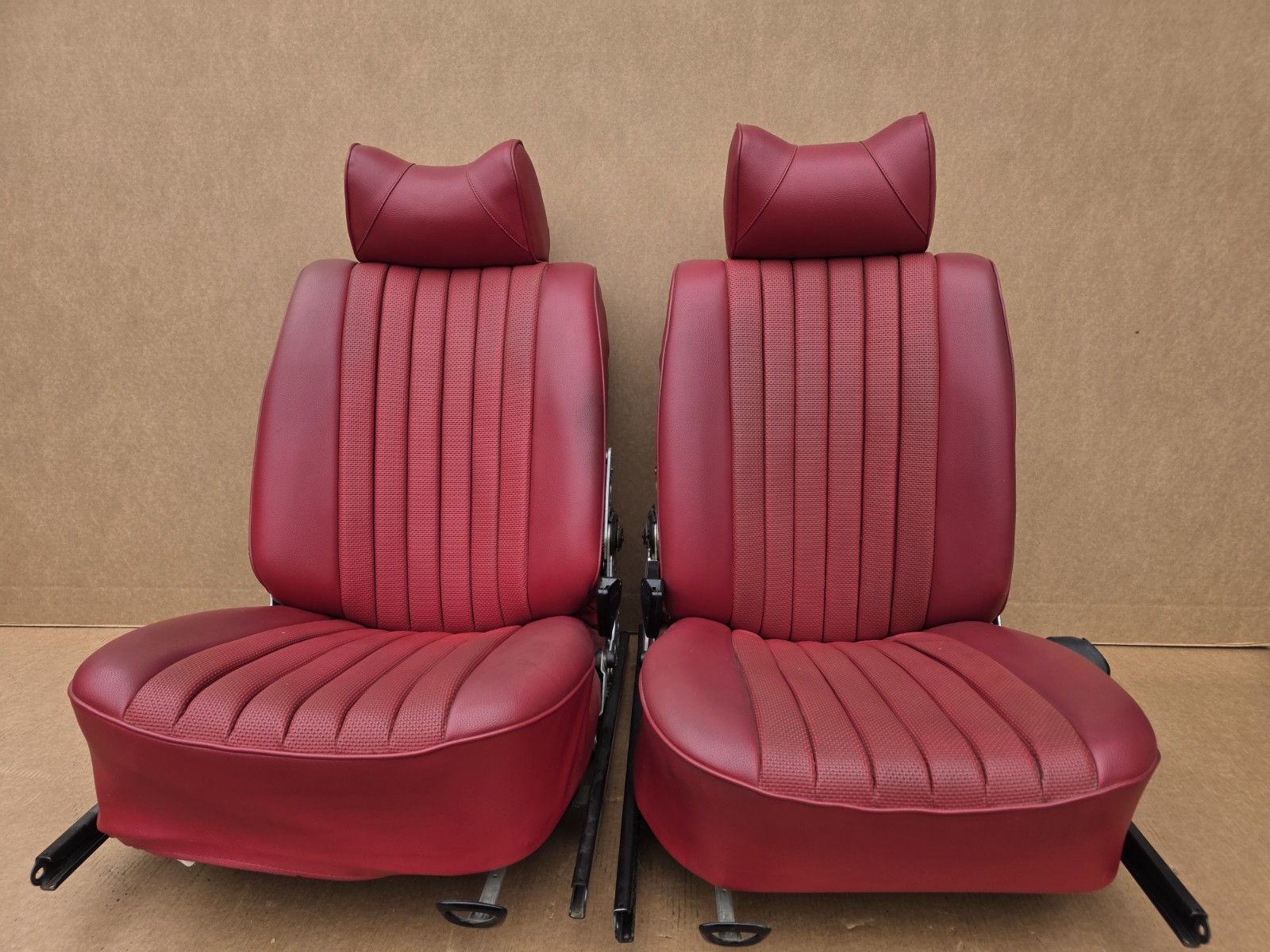 Nice 1972 - 1975 Mercedes Benz R107 350SL 450SL Front  Seats Red Orig  OEM Pair 