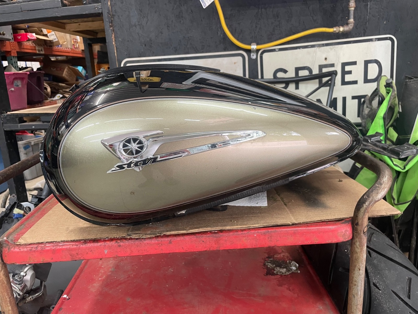 1999-2009 Yamaha V-Star 1100 xvs vstar Classic Gas Fuel Tank Petrol cell 1999-2009 Yamaha V-Star 1100 xvs vstar Classic Gas Fuel Tank Petrol cell