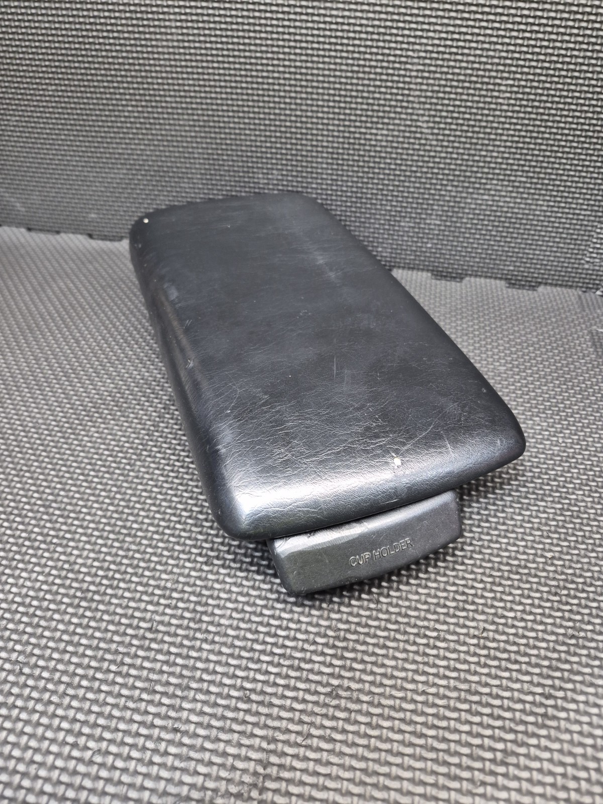 1994-1997 Toyota Celica Center Console Lid Arm Rest Pull Out Cup Holder *DAMAGE* 1994-1997 Toyota Celica Center Console Lid Arm Rest Pull Out Cup Holder *DAMAGE*