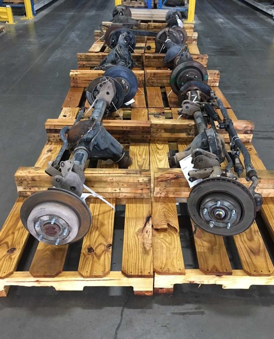 2005-2010 Ford Mustang Rear Axle Assembly 3.31 Ratio 100k OEM