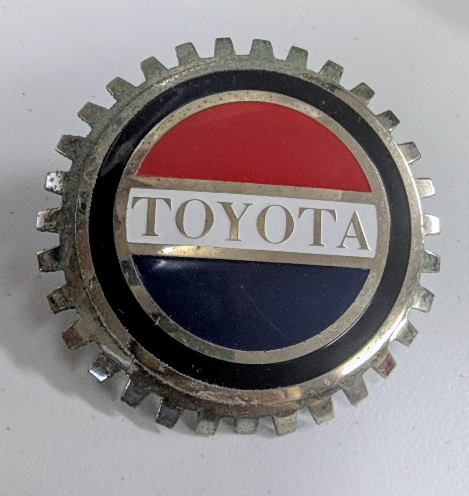Vintage Toyota Grille badge used 3.5\ Vintage Toyota Grille badge used 3.5\
