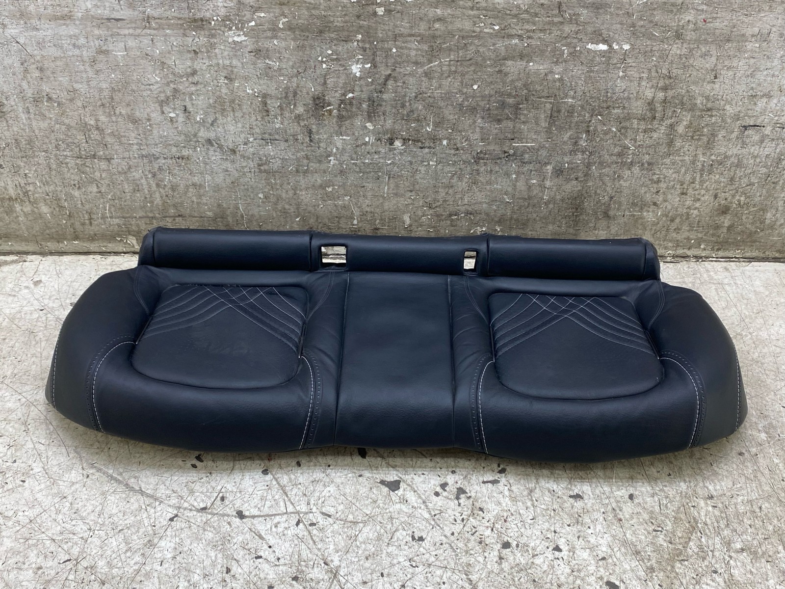 2020-2024 ASTON MARTIN DBX OEM REAR LOWER BENCH SEAT CUSHION HEATED & VENTILATED