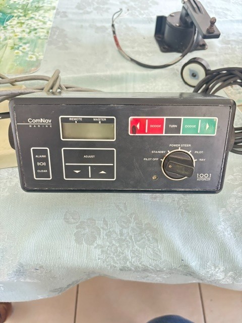 Comnav 1001 Autopilot system Comnav 1001 Autopilot system