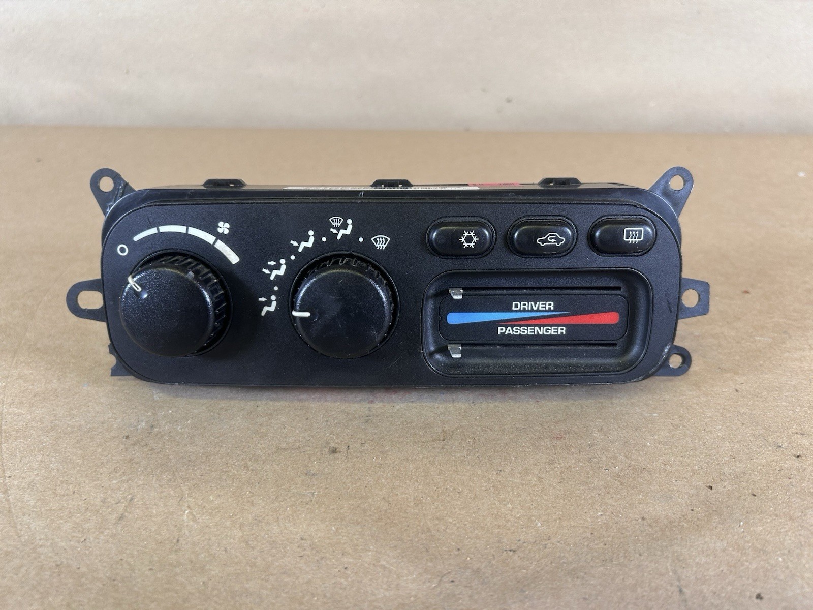 2002-2005 Dodge Ram Dual Zone AC Heater Climate Control *Broken Tab P55056323AC