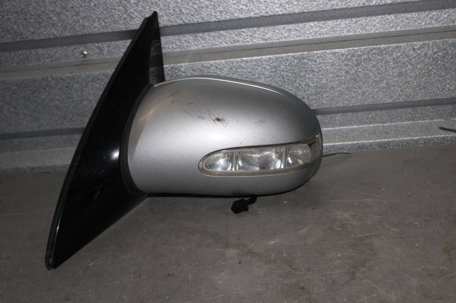 2006-2010 Mercedes R350 R500 LH Driver\'s Side Power Mirror Silver 2006-2010 Mercedes R350 R500 LH Driver\'s Side Power Mirror Silver