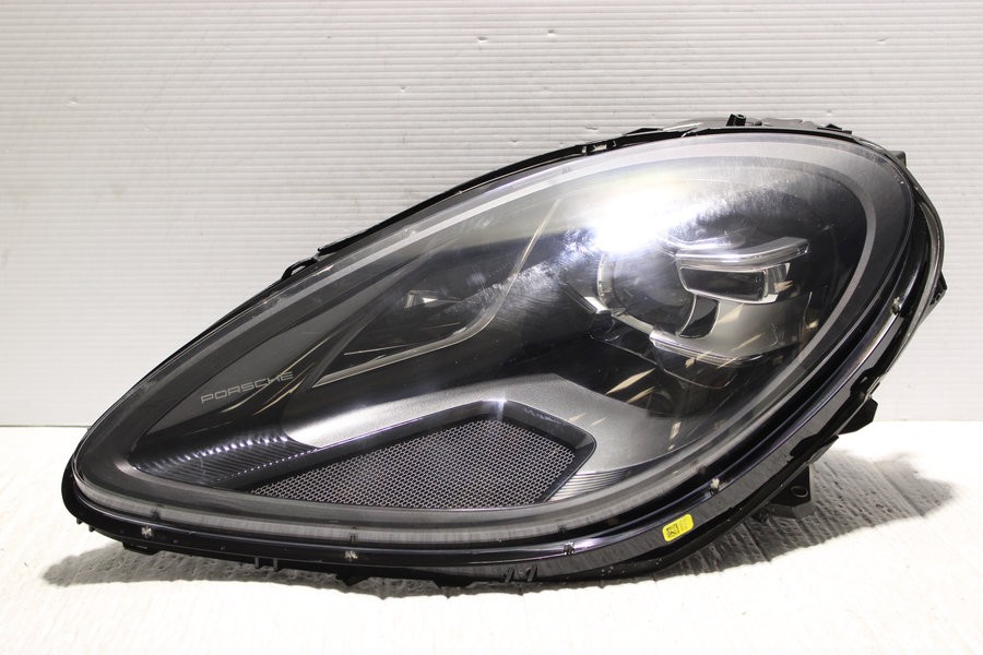 2022-2025 Porsche Macan Left Side LED Headlight Assembly OEM 95B941009AR