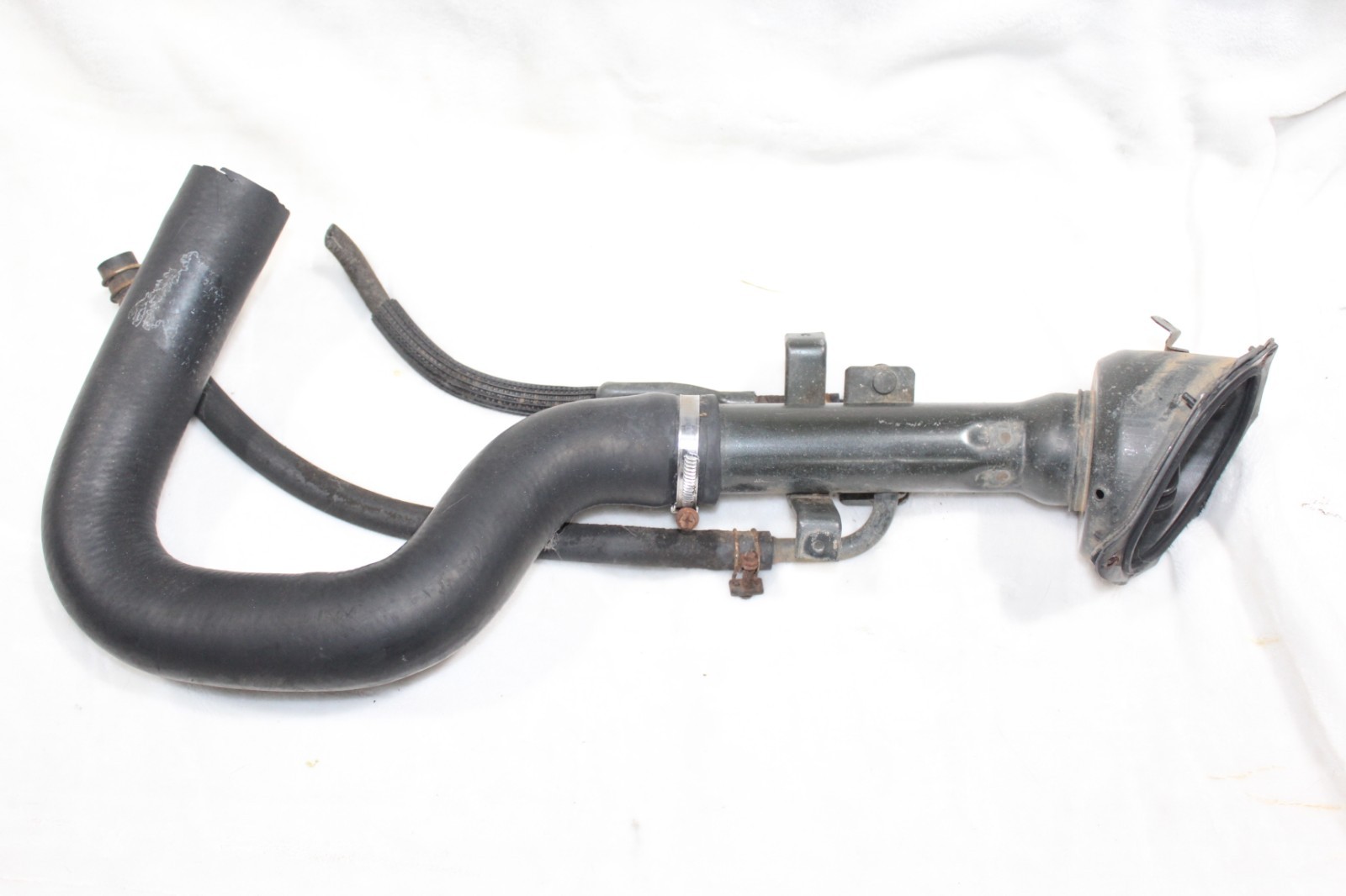 90-97 Nissan D21 HARDBODY Fuel GAS Neck Filler TUBE w/ HOSES Cap 2.4 OEM Clean 90-97 Nissan D21 HARDBODY Fuel GAS Neck Filler TUBE w/ HOSES Cap 2.4 OEM Clean