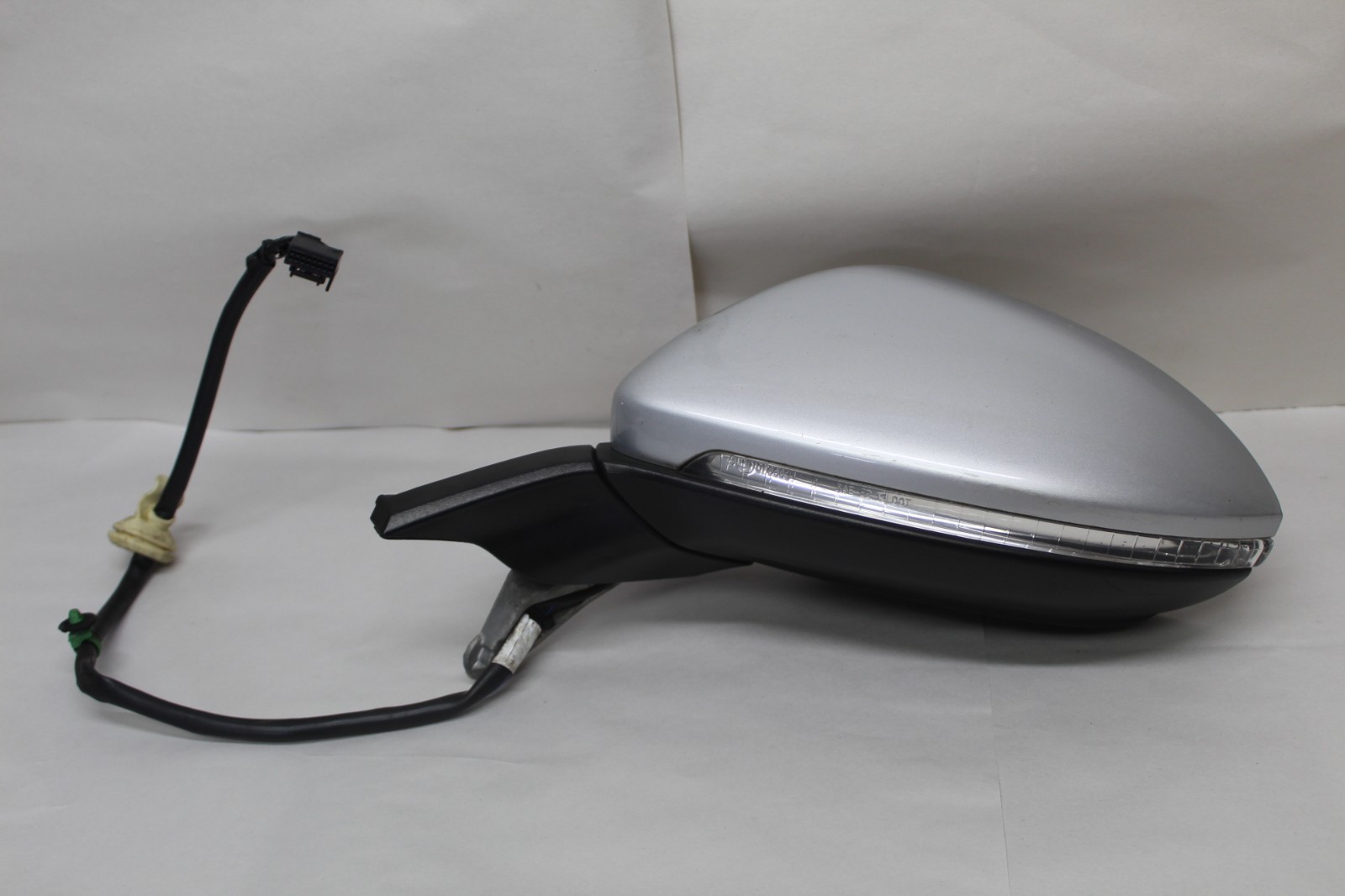 2015 - 2021 Volkswagen Golf Side View Door Mirror OEM LH Driver 2015 - 2021 Volkswagen Golf Side View Door Mirror OEM LH Driver