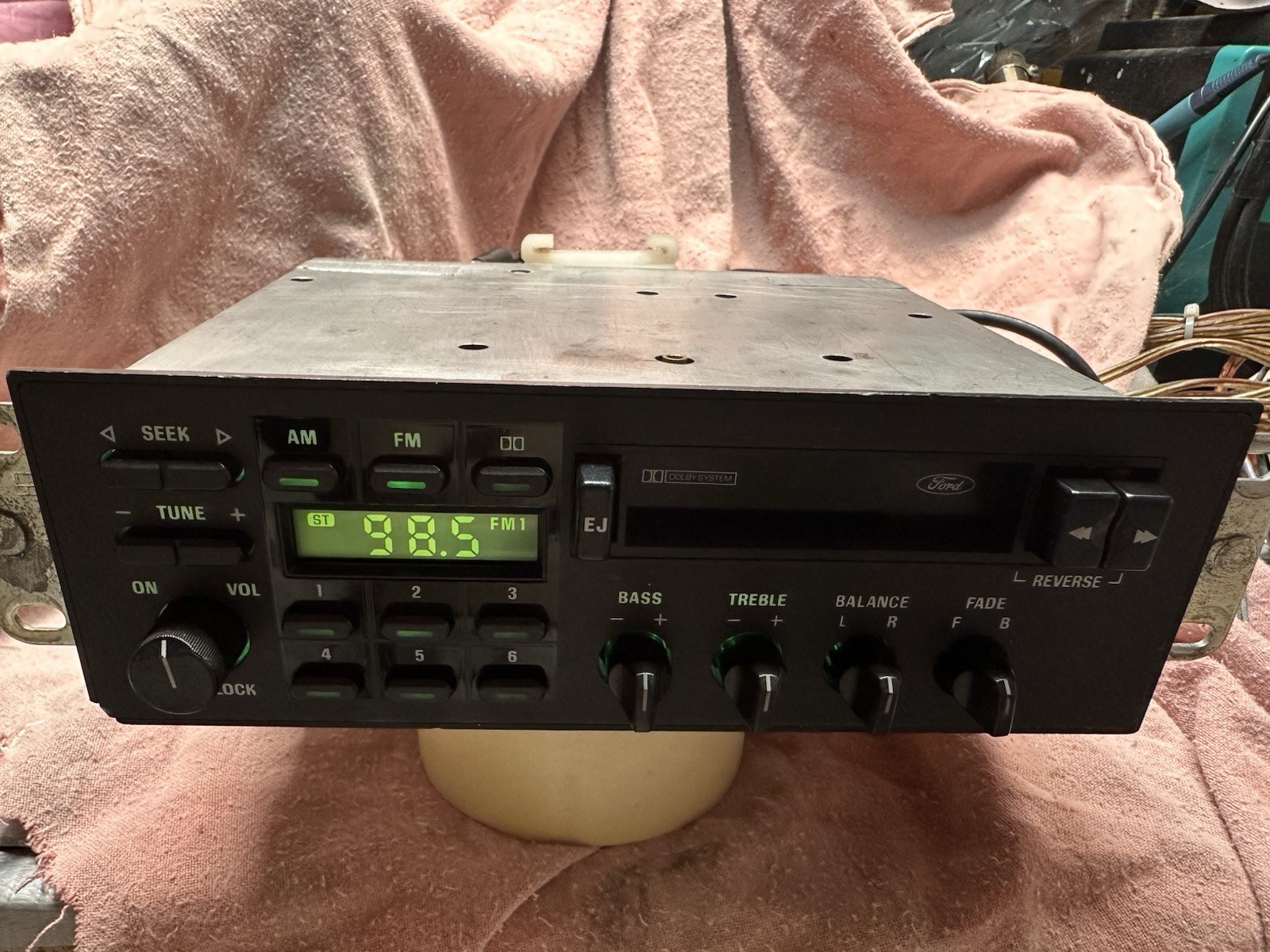 1986 -89 FORD LINCOLN MERCURY Am/Fm Cassette Player OEM. Refurbished VINTAGE