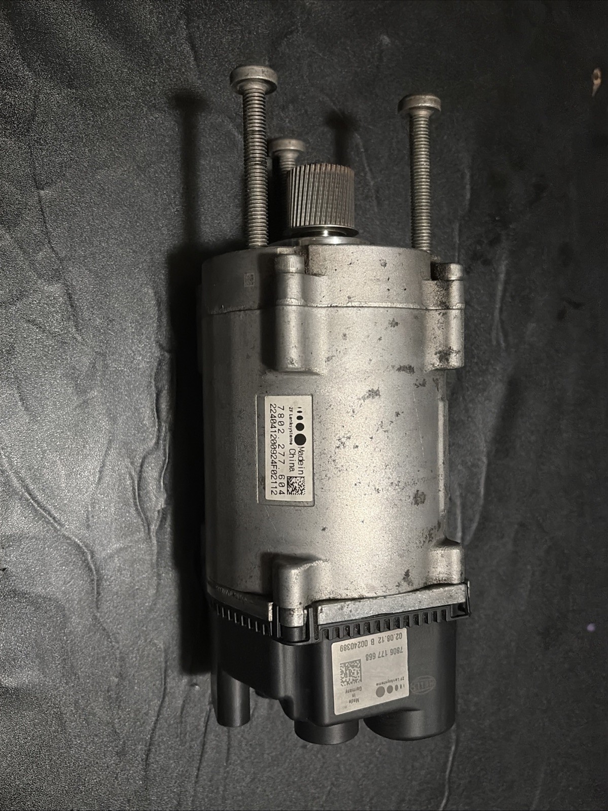 2012-2016 BMW 328i 320i Electric Power Steering Servo Motor 7806177668 OEM 2012-2016 BMW 328i 320i Electric Power Steering Servo Motor 7806177668 OEM