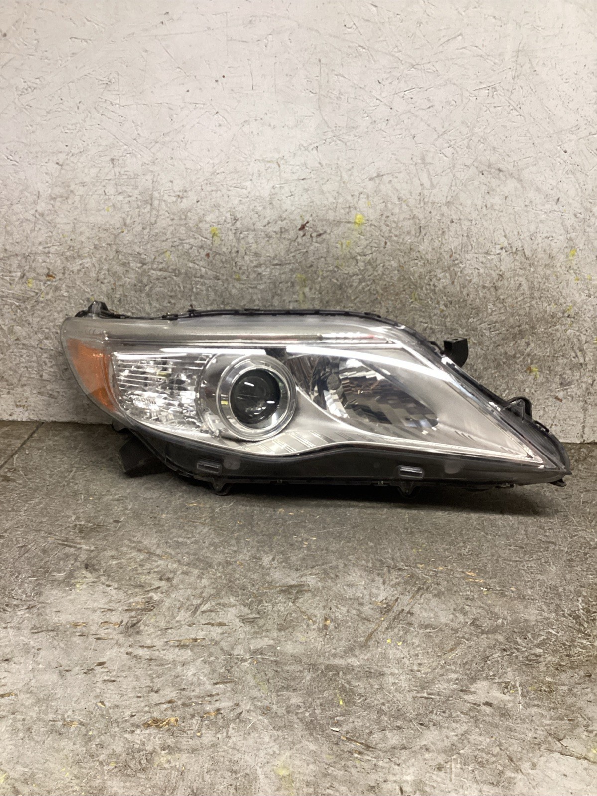 2011-2012 Toyota Avalon Right RH Passenger Side Xenon HID Headlight OEM 2011-2012 Toyota Avalon Right RH Passenger Side Xenon HID Headlight OEM