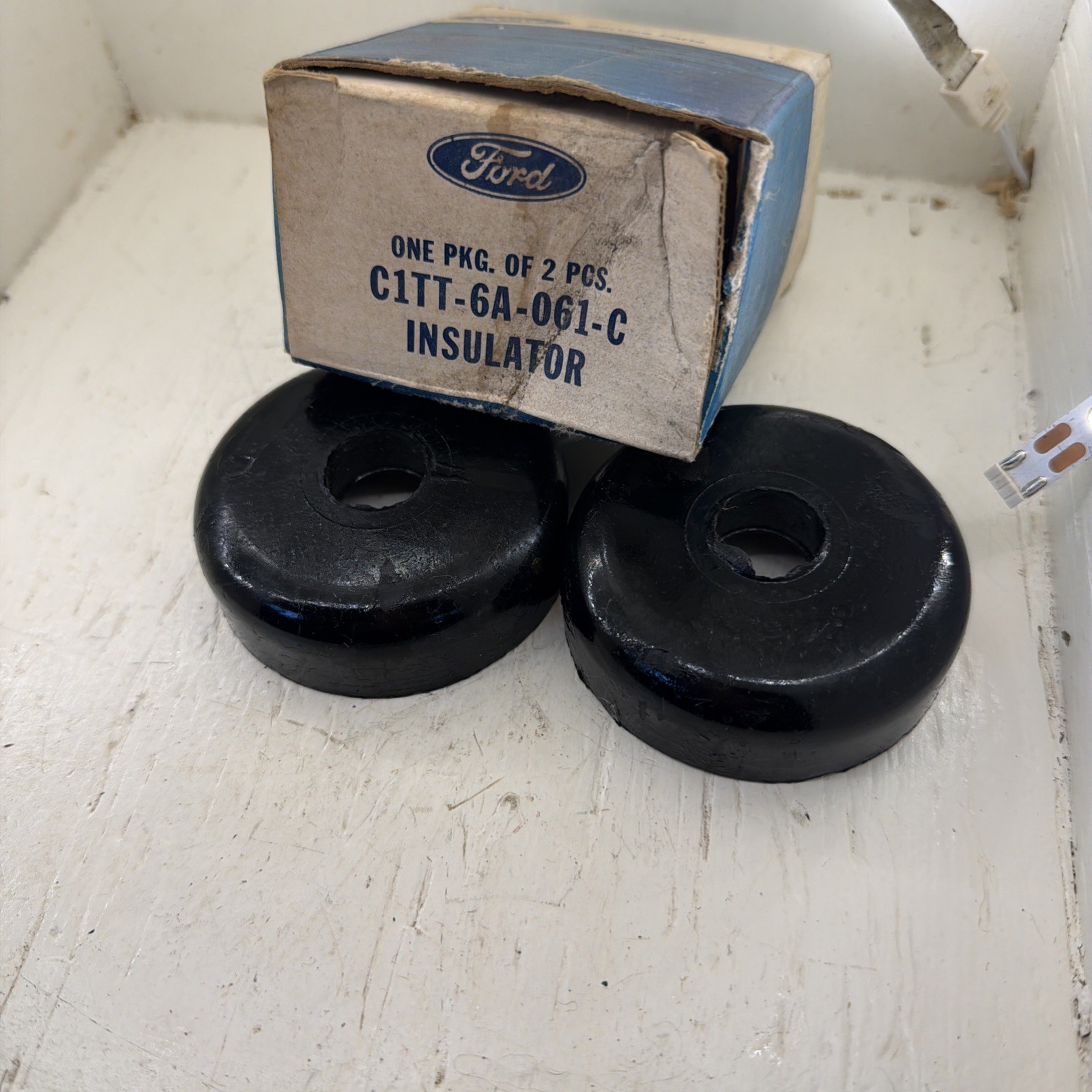 2-NOS New 1961 - 1964 FORD F-100 F-250 223 262 ENGINE MOTOR MOUNT INSULATORS 2-NOS New 1961 - 1964 FORD F-100 F-250 223 262 ENGINE MOTOR MOUNT INSULATORS