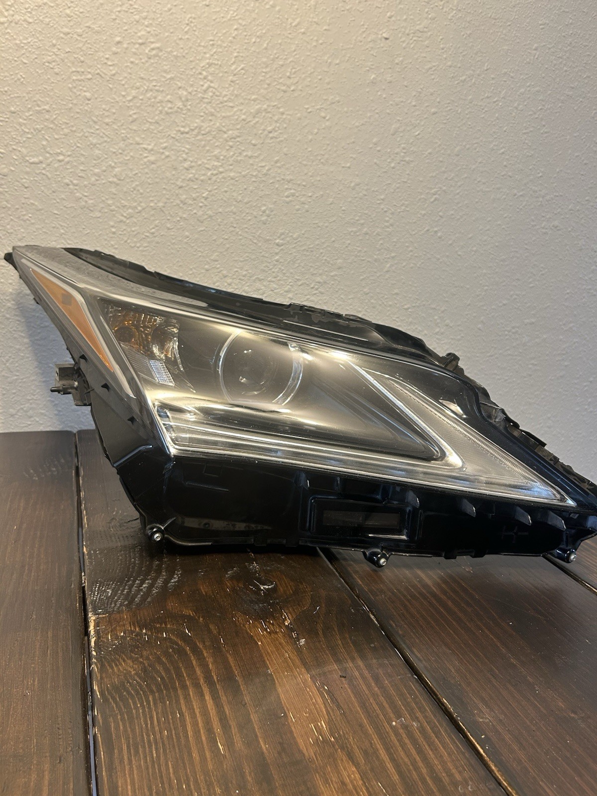 OEM 2016-2019 LESUS RX350 RX450 RH PASSENGER #3 LED HEADLIGHT OEM 1 Tab Repair OEM 2016-2019 LESUS RX350 RX450 RH PASSENGER #3 LED HEADLIGHT OEM 1 Tab Repair