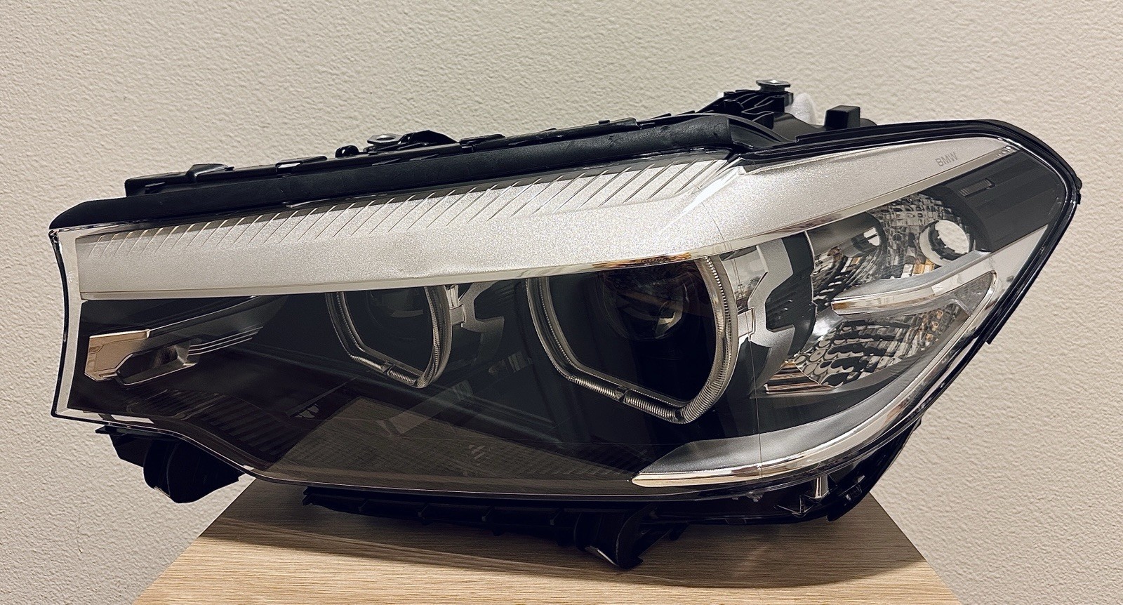 2017-2020 BMW 5 Series G30 Xenon LED Headlight Left Driver Side OEM 2017-2020 BMW 5 Series G30 Xenon LED Headlight Left Driver Side OEM