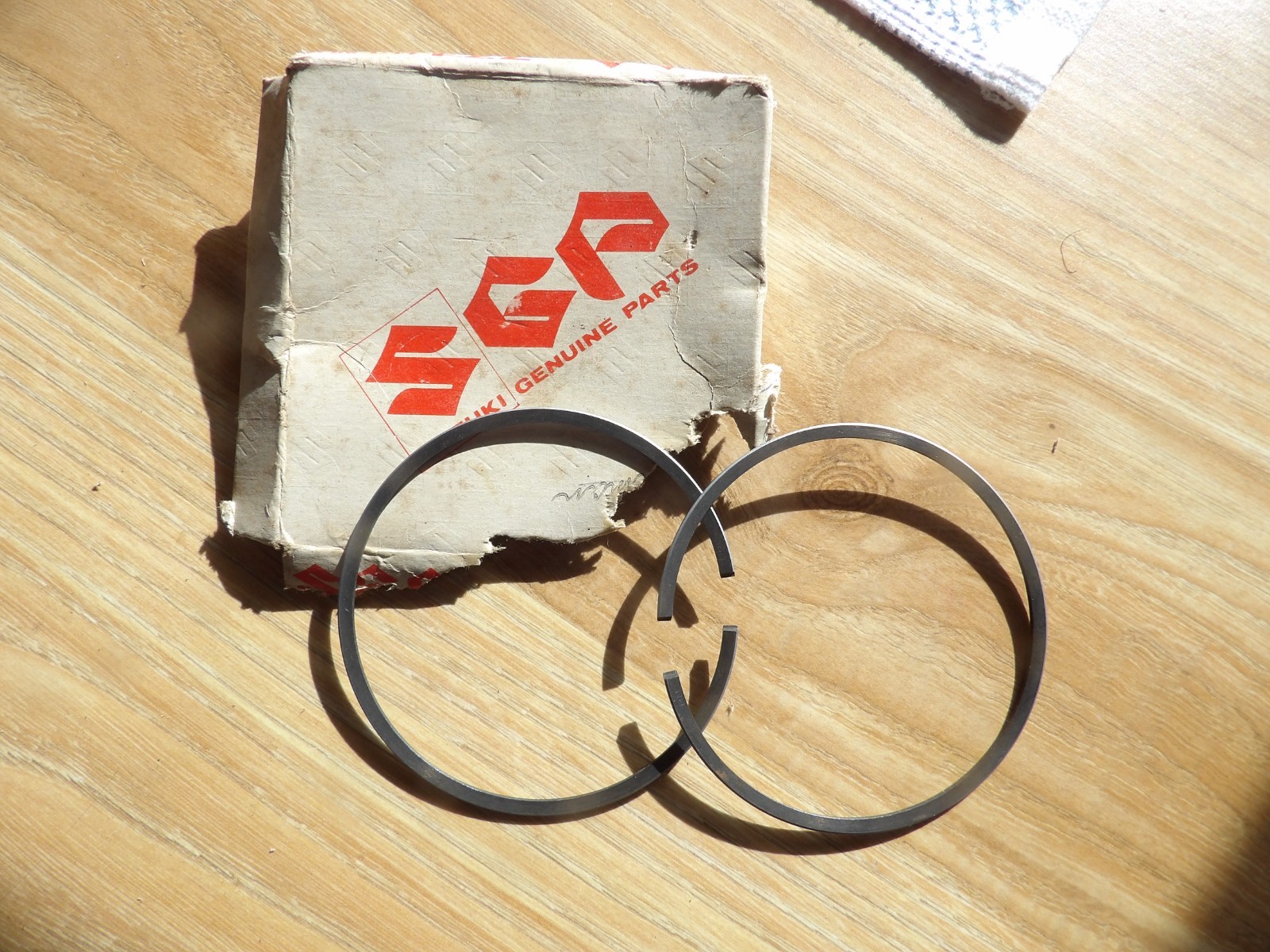 1 NOS Suzuki GT750GT500 RL250 T500 TM250 TS250 STD. Ring Set RINGS 12140-15012
