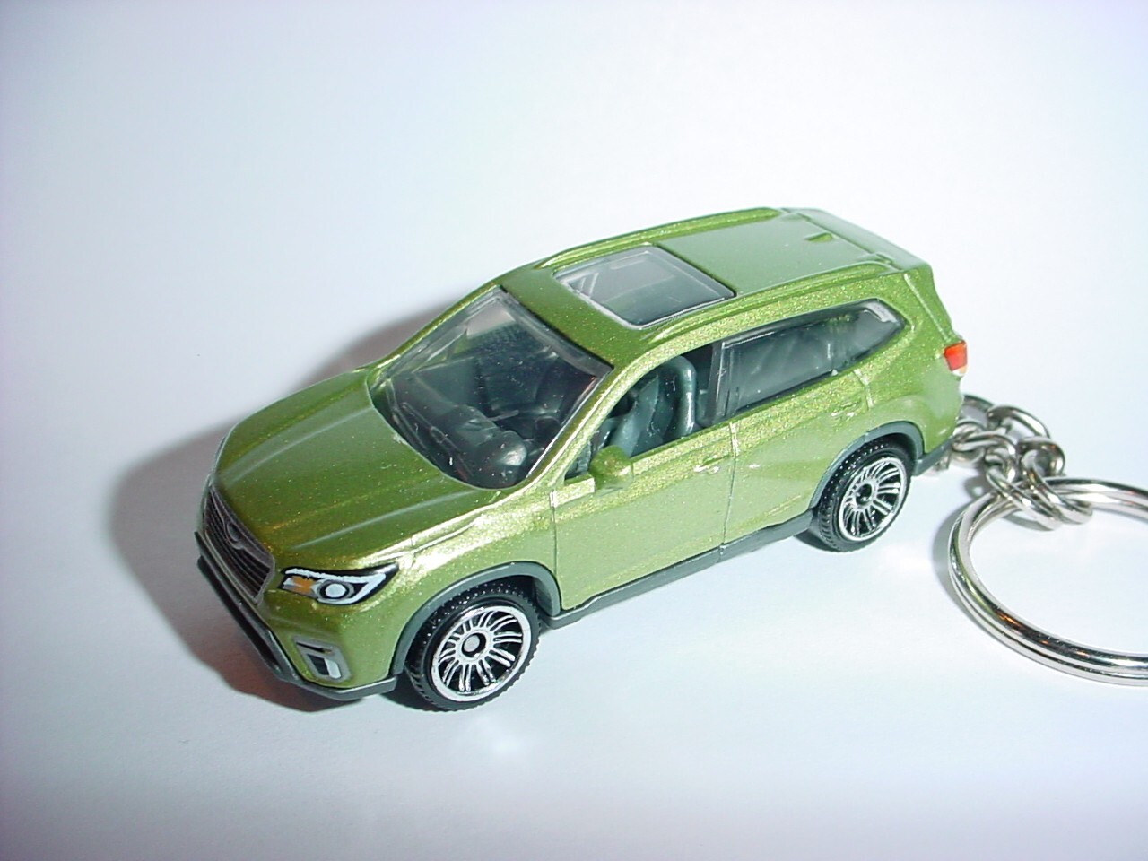 HOT 3D GREEN SUBARU FORESTER CUSTOM KEYCHAIN keyring key hot wheels 4x4