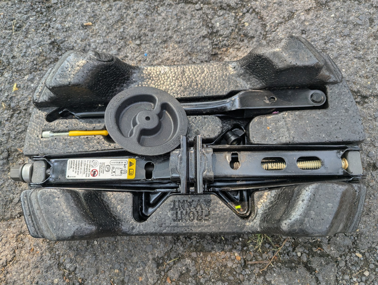 2002-2013 Chevrolet Impala Spare Tire Jack & Tool Kit Wrench Foam OEM 15943830 - 2002-2013 Chevrolet Impala Spare Tire Jack & Tool Kit Wrench Foam OEM 15943830 -