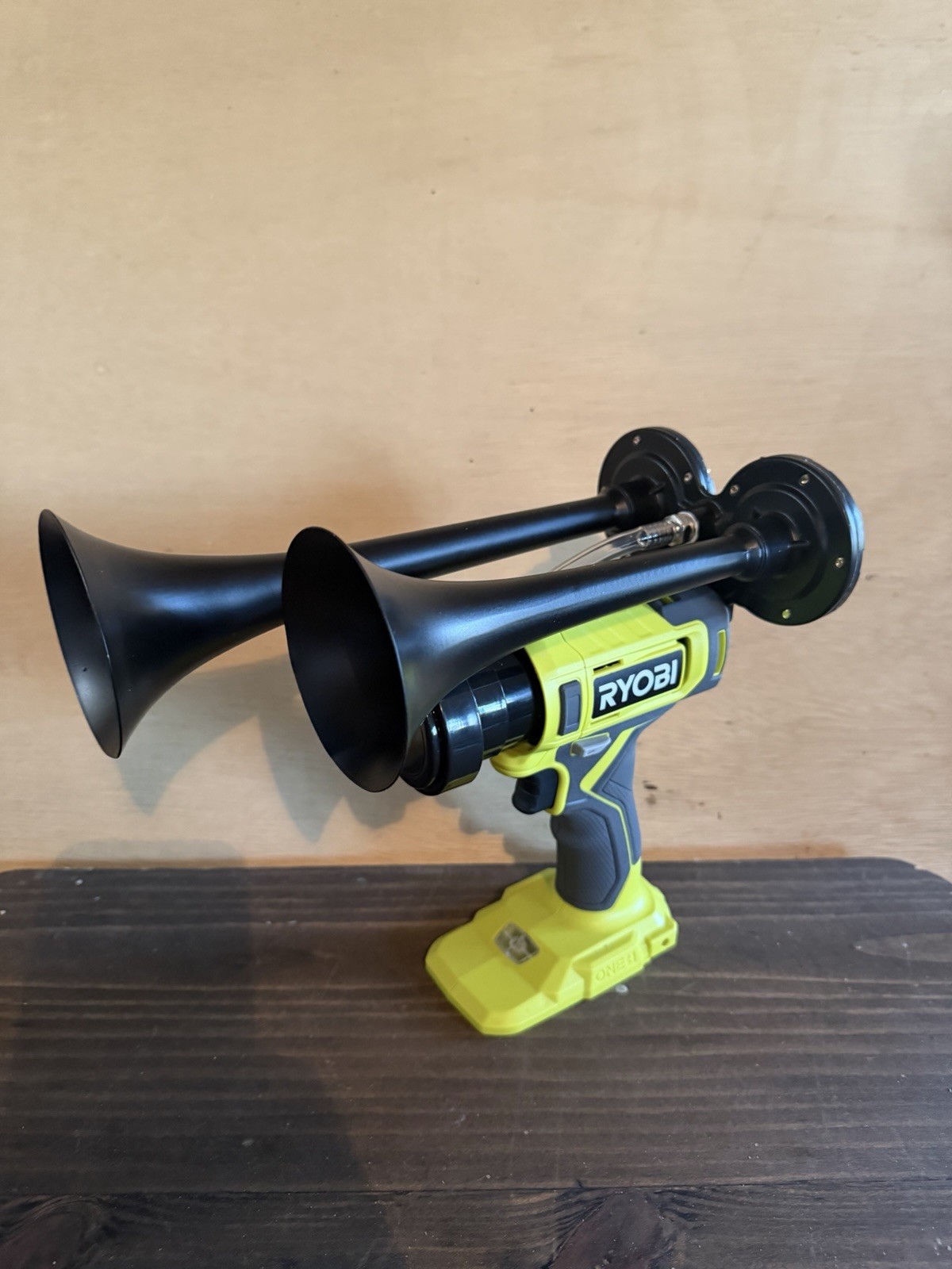 New. Ryobi Train Horn Double Trumpet Compressor Driven 150db Super Loud