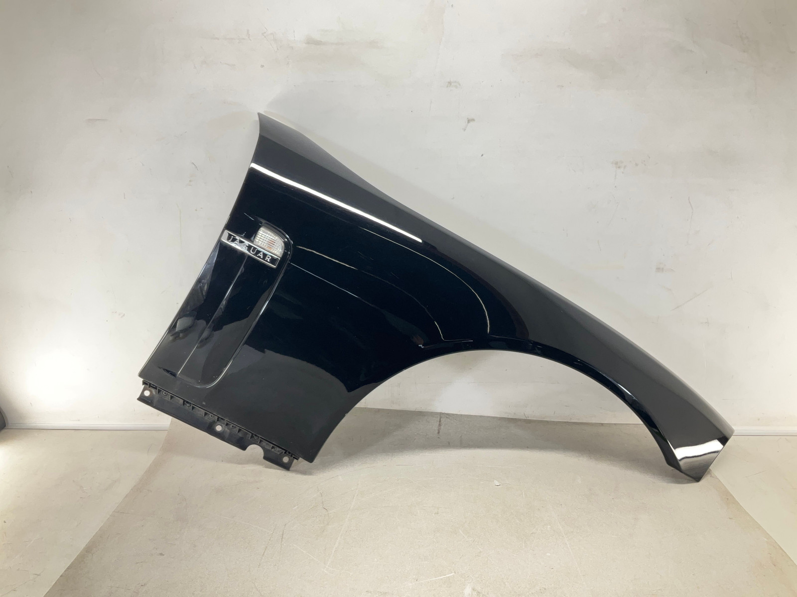 07-11 Jaguar XK Convertible Exterior Front Right Fender Panel 07-11 Jaguar XK Convertible Exterior Front Right Fender Panel