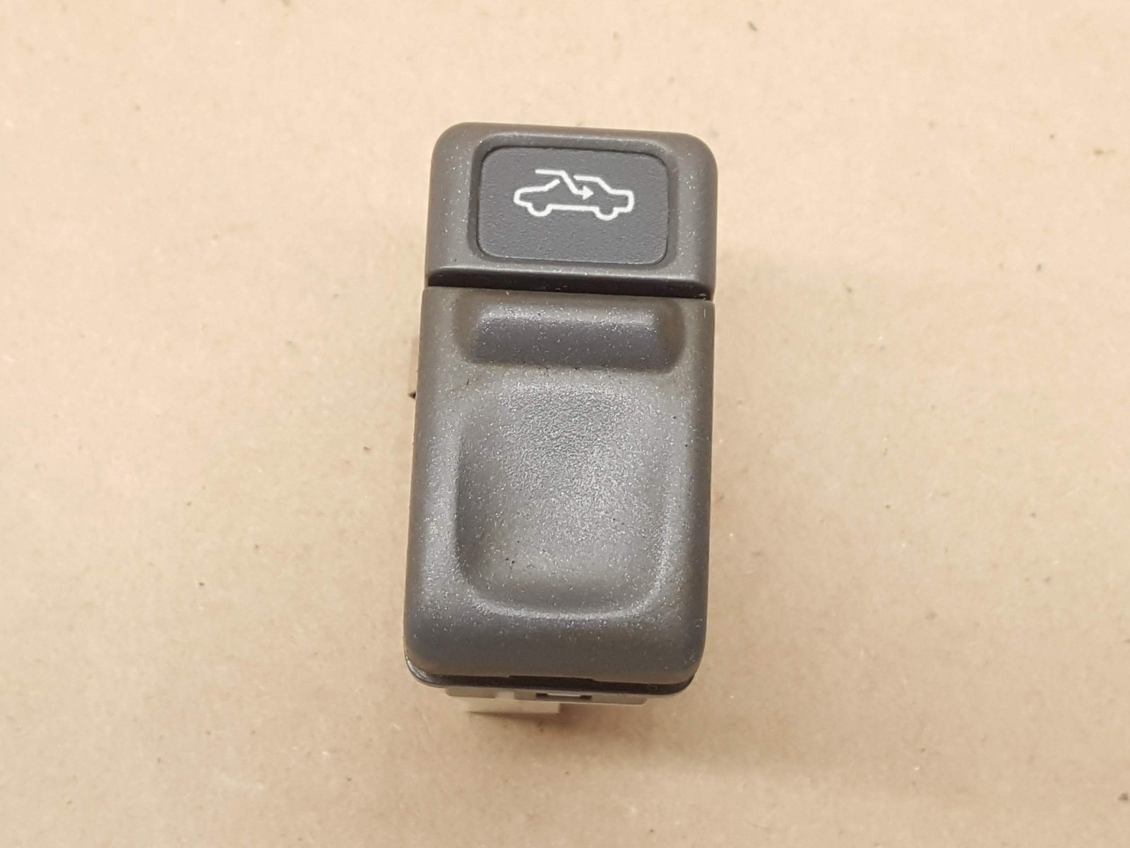 1993-1997 Volvo 850 960 OEM Sunroof Window Vent Button Switch 9162950 Gray