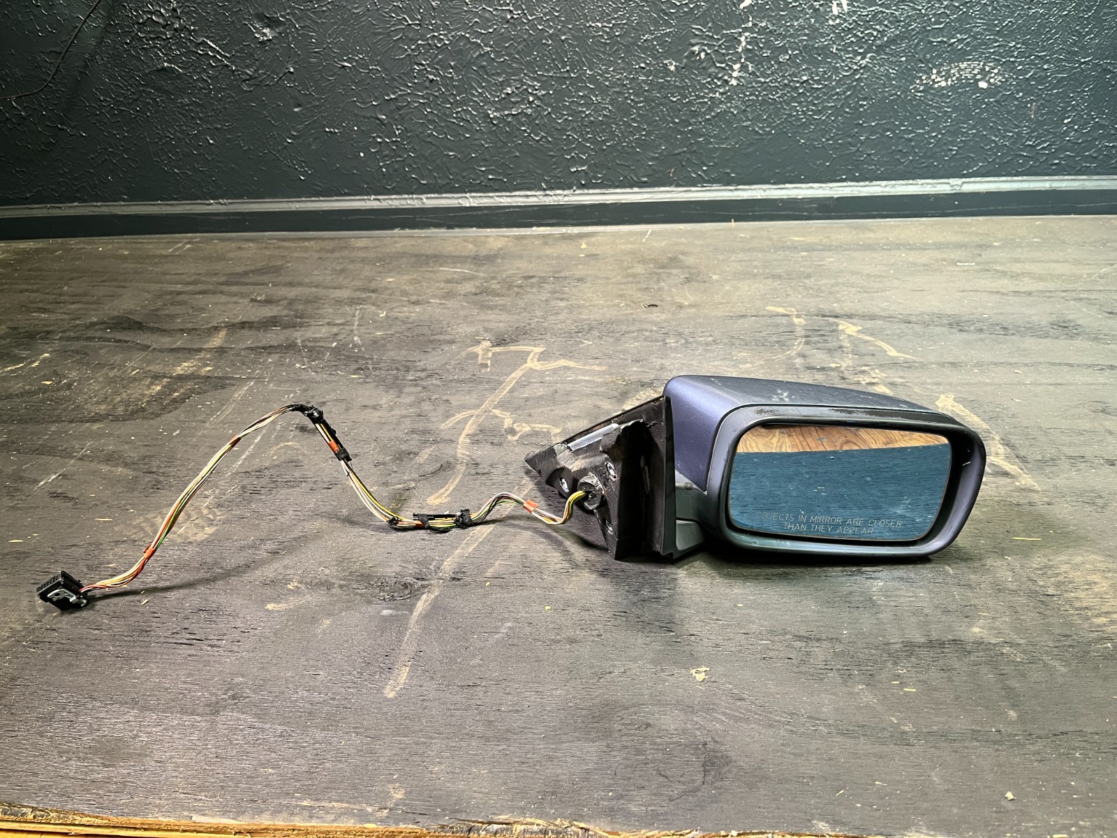 2000-2005 BMW SEDAN E46 RIGHT SIDE DOOR MIRROR BLUE E1-0117351 USED 2000-2005 BMW SEDAN E46 RIGHT SIDE DOOR MIRROR BLUE E1-0117351 USED