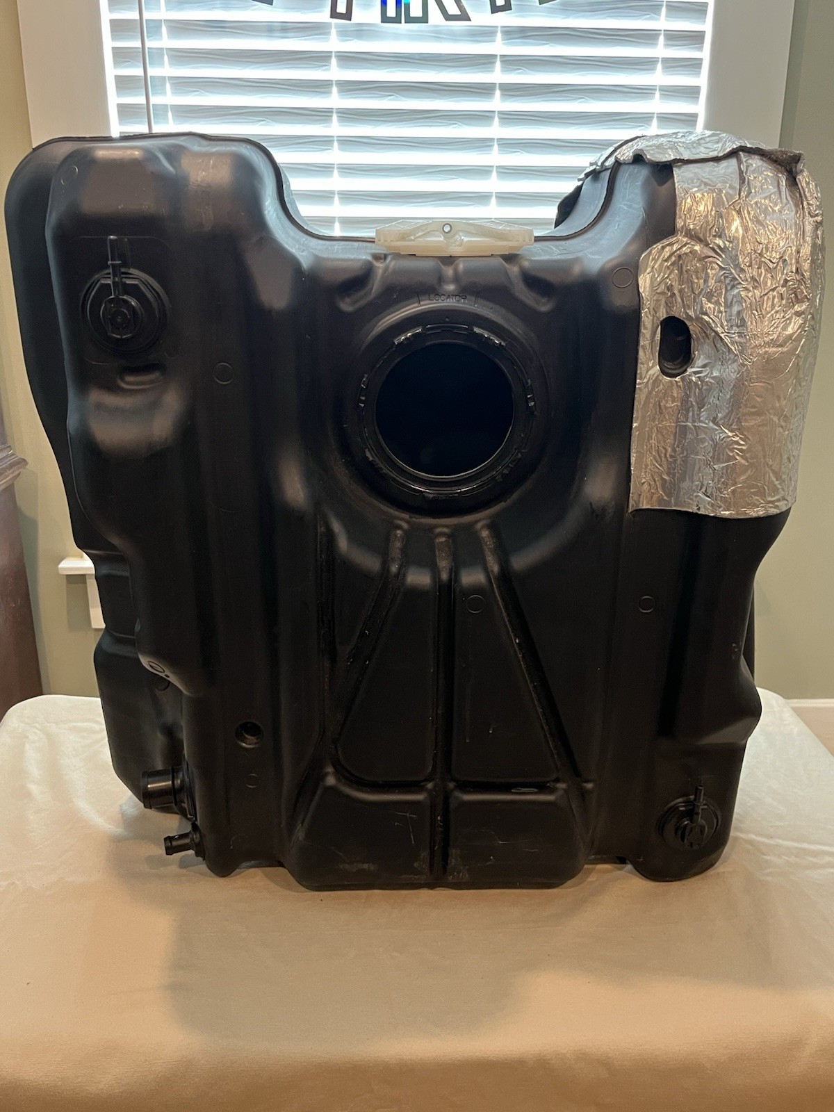 FoMoCo Diesel Fuel Tank Ford Super Duty trucks (F-250, F-350, F-450, and F-550 FoMoCo Diesel Fuel Tank Ford Super Duty trucks (F-250, F-350, F-450, and F-550