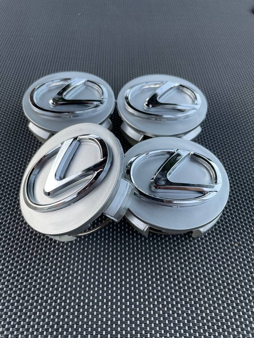 LEXUS SET OF 4 SILVER-CHROME 62 mm/2.44in Wheel Center Caps