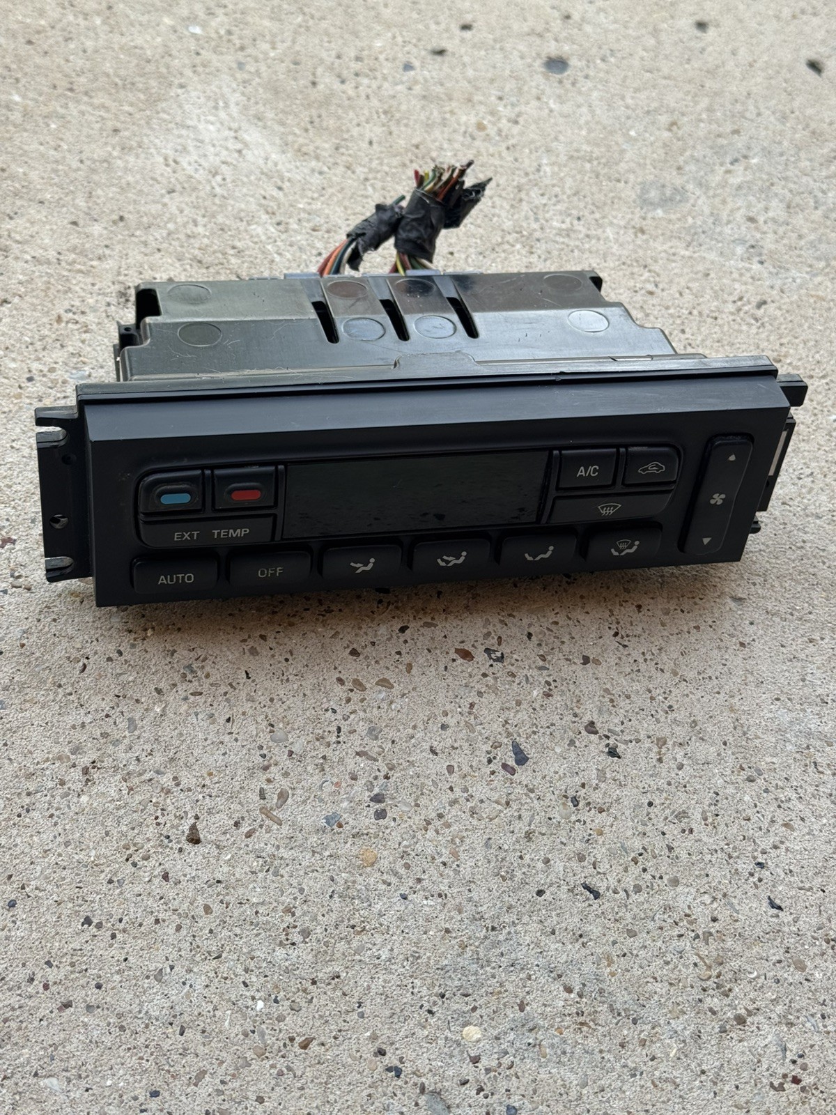 2005-2007 Ford F-250 F350 Digital A/C Heater Climate Control Switch AC Temp OEM