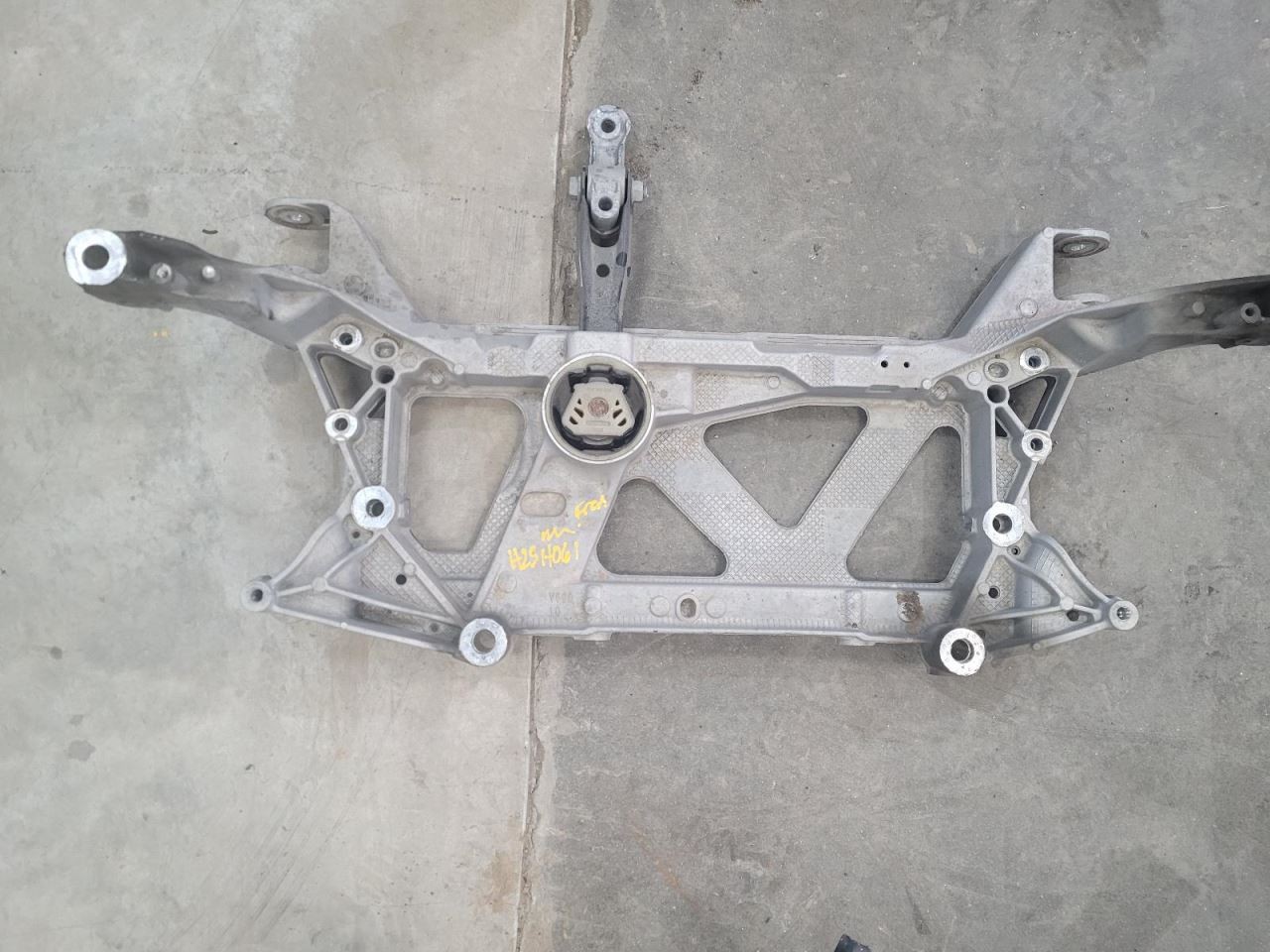 (LOCAL PICKUP ONLY) Crossmember/K-Frame Front 1.4L Fits 16-18 AUDI A3 2087381