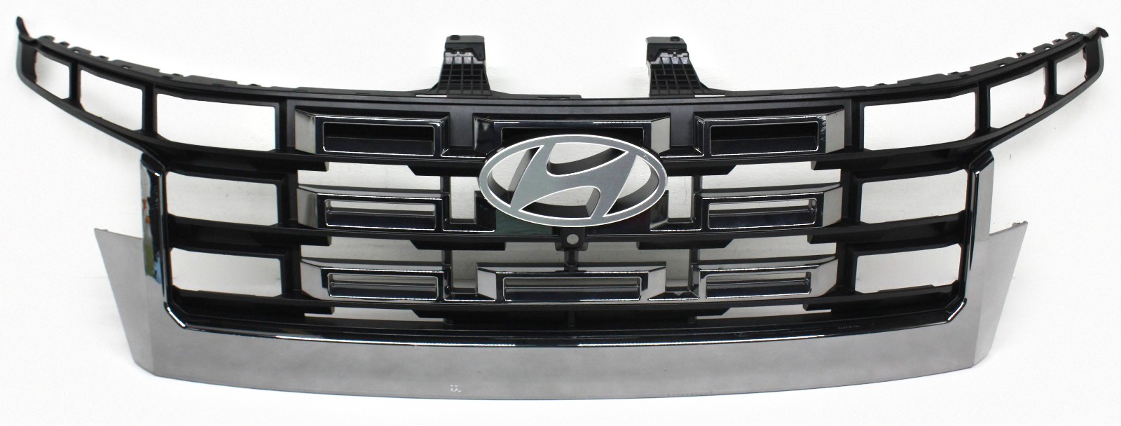 OEM Upper Radiator Grille For Hyundai Santa Cruz Black with Chrome Accents