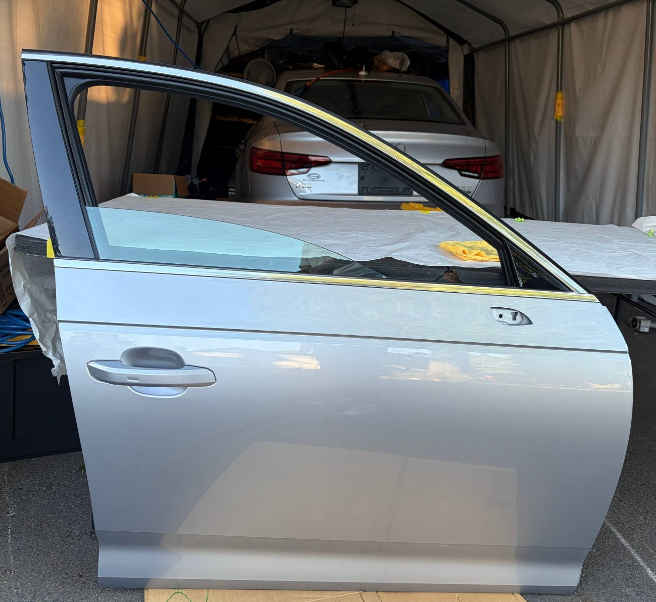 2017-2019 AUDI A4 QUATTRO B9 FRONT RIGHT PASSENGER DOOR SHELL ASSEMBLY GRAY OEM 2017-2019 AUDI A4 QUATTRO B9 FRONT RIGHT PASSENGER DOOR SHELL ASSEMBLY GRAY OEM