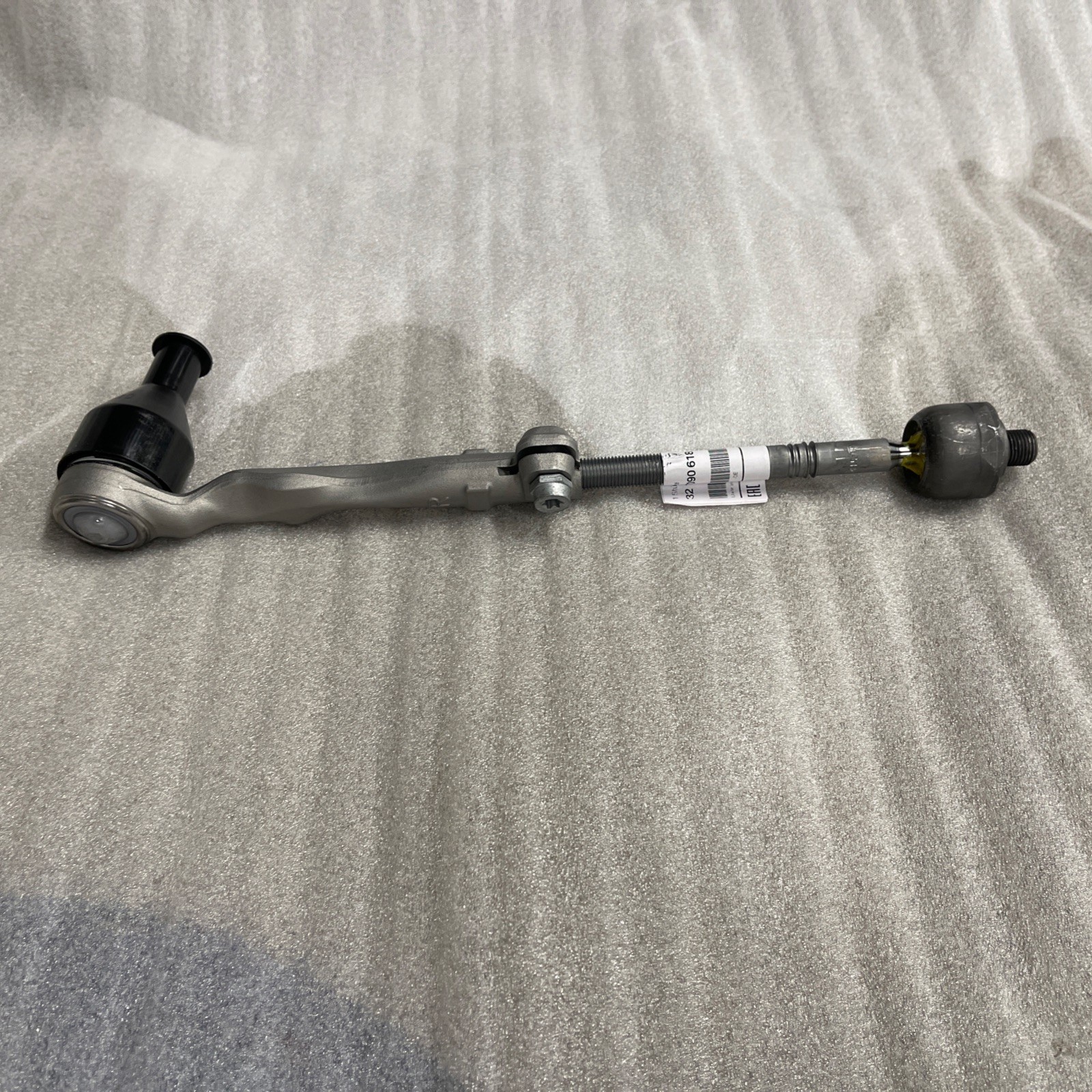 Genuine BMW Tie Rod Assembly 32108090618 Genuine BMW Tie Rod Assembly 32108090618