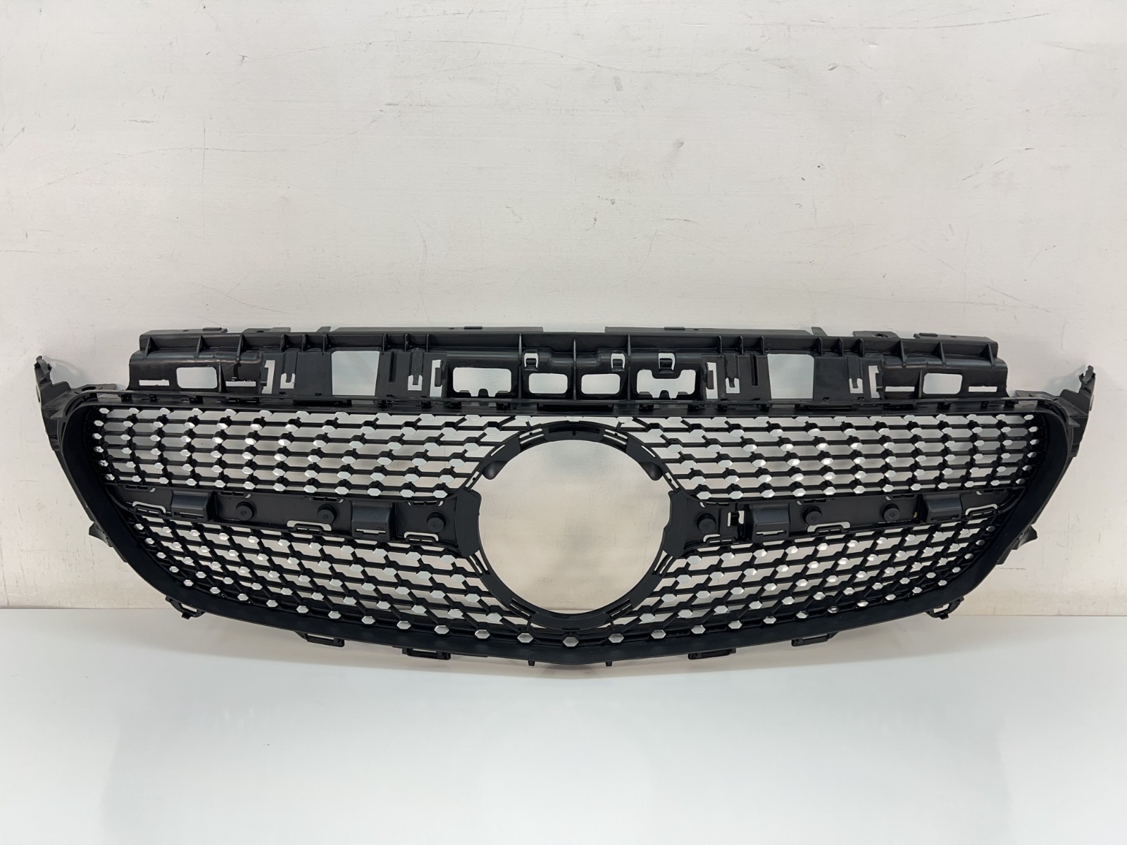2017-2023 Mercedes-Benz E-Class E350 W238 Front Bumper Grille A2388880100 2017-2023 Mercedes-Benz E-Class E350 W238 Front Bumper Grille A2388880100