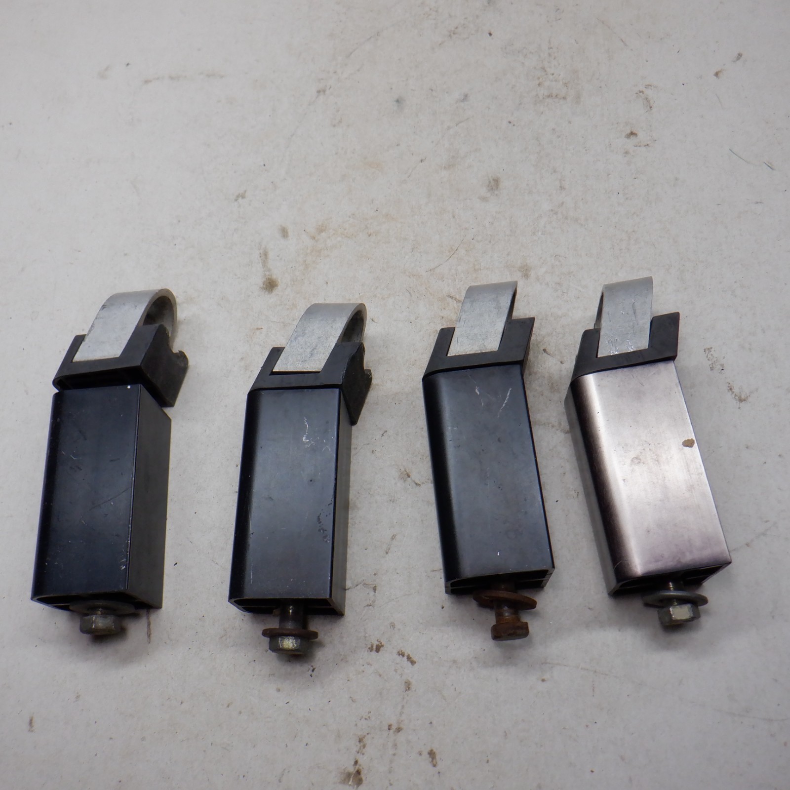 YAKIMA 1A TOWER HI RISE BLOCK RISERS WITH ROUND BAR CLAMP SET OF 4 