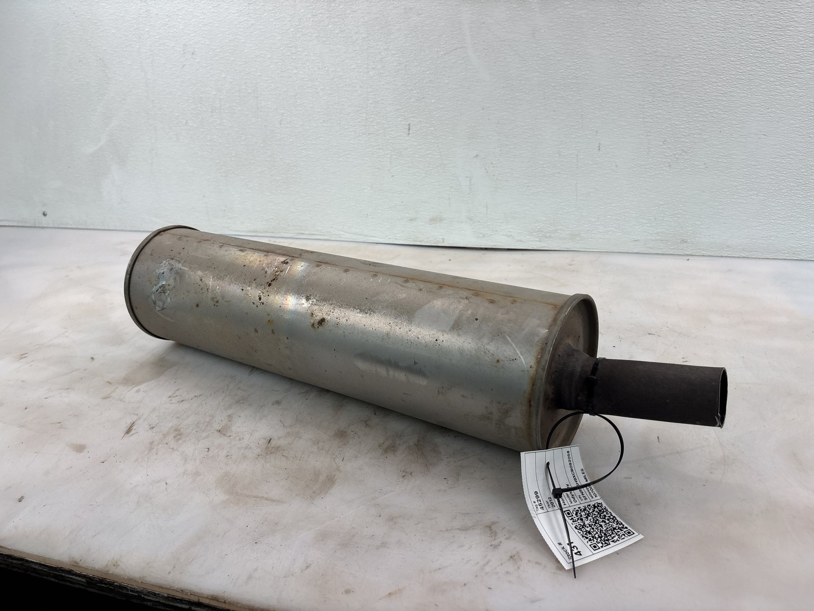 2011-2013 Honda Odyssey Exhaust Muffler Resonator Pipe OEM