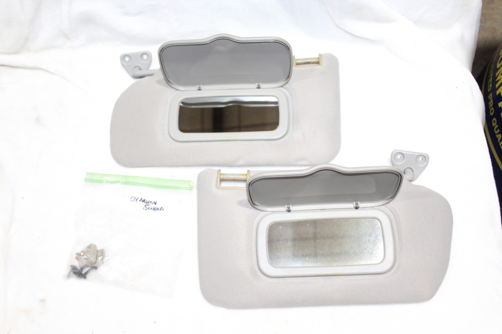 00-06 Nissan SENTRA Sunvisors w/ Sun Visor Clips TWIN Vanity Mirrors GRAY Cloth