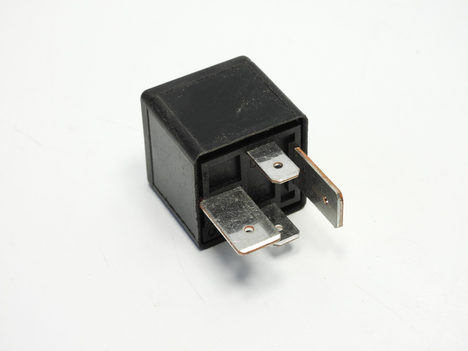 Genuine TYCO V23134-J55-X836 Automotive Relay 12V DC 70 AMP Heavy Duty Genuine TYCO V23134-J55-X836 Automotive Relay 12V DC 70 AMP Heavy Duty