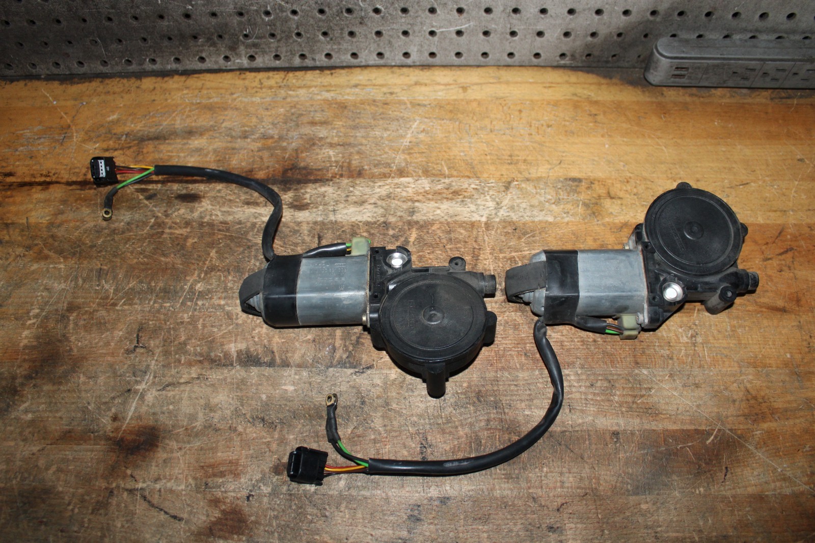 95-02 Mercedes R129 SL500 Front Right & LEFT Side Window Regulator Motor 95-02 Mercedes R129 SL500 Front Right & LEFT Side Window Regulator Motor