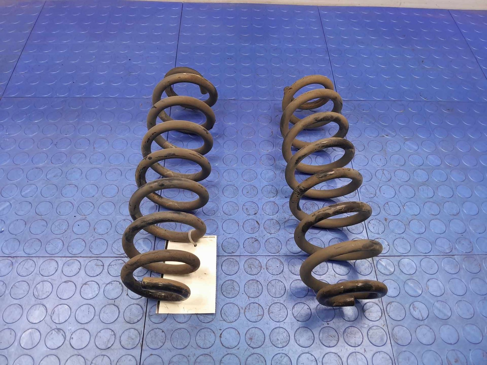 2018-2020 Buick Regal FWD Rear Suspension Coil Springs Set of Two OEM 84312878