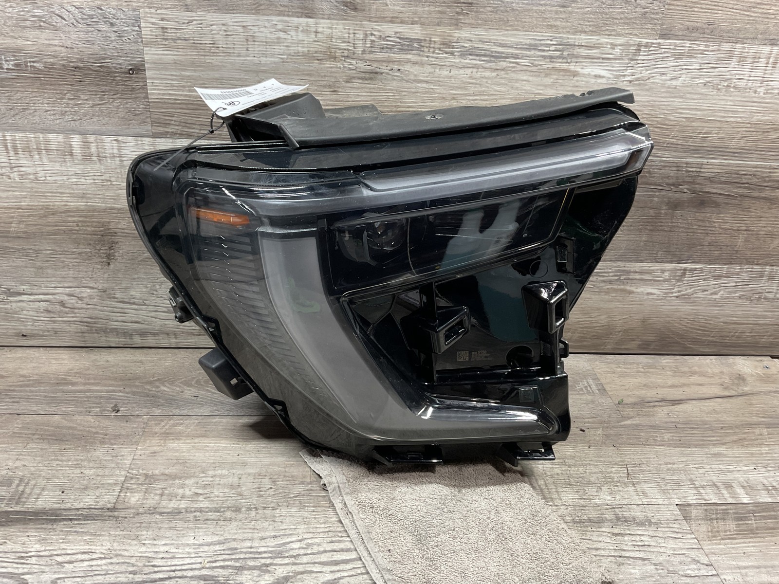 USED - 2024-2025 GMC Acadia R Headlamp - OEM USED - 2024-2025 GMC Acadia R Headlamp - OEM