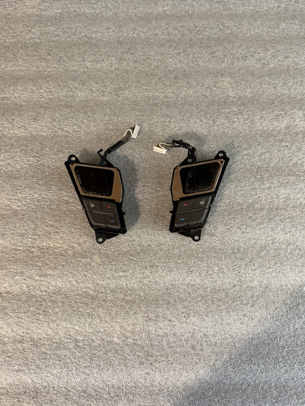 2008-2013 CADILLAC CTS LEFT RIGHT HEATED SEAT AC A/C CLIMATE CONTROL SWITCH SET 2008-2013 CADILLAC CTS LEFT RIGHT HEATED SEAT AC A/C CLIMATE CONTROL SWITCH SET
