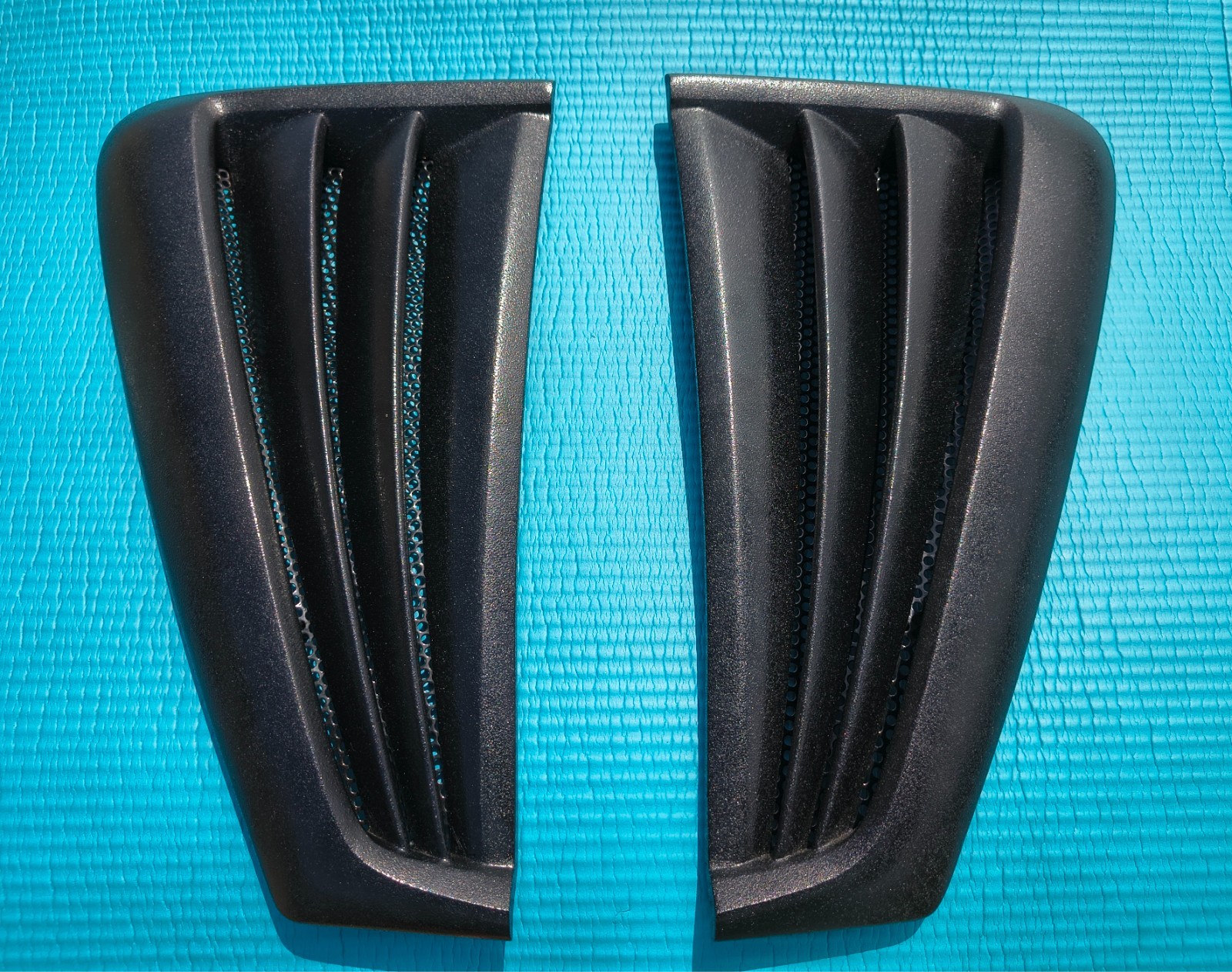 For 99-04 Ford Mustang Saleen S281 Side Scoops Improved ABS w/Aluminum Mesh Pair