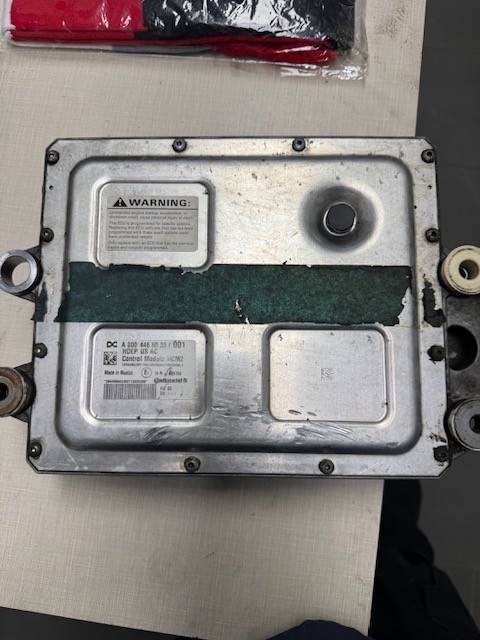 2013-14 Detroit DD13 DD15 Diesel Engine Control Module ECM ECU HDE0083190 OEM 2013-14 Detroit DD13 DD15 Diesel Engine Control Module ECM ECU HDE0083190 OEM