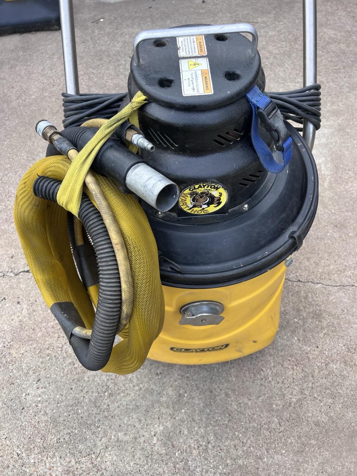 CLAYTON WARTHOG HEPA VACUUM CLEANER- with hose. Automotive Body Work CLAYTON WARTHOG HEPA VACUUM CLEANER- with hose. Automotive Body Work