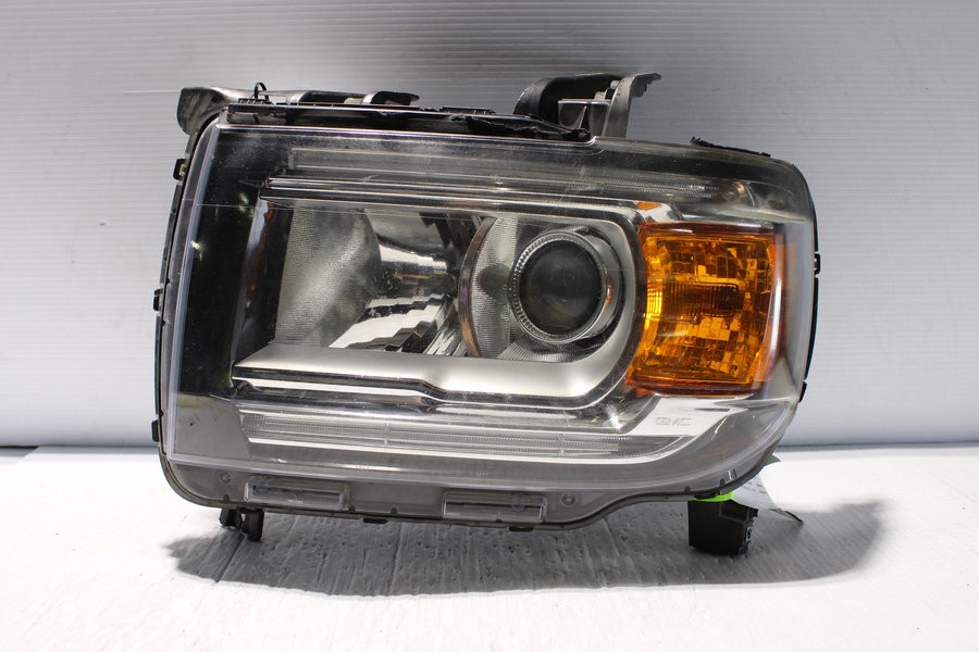 2015-2022 GMC Canyon Halogen Left Side Headlight Assembly OEM 84707374