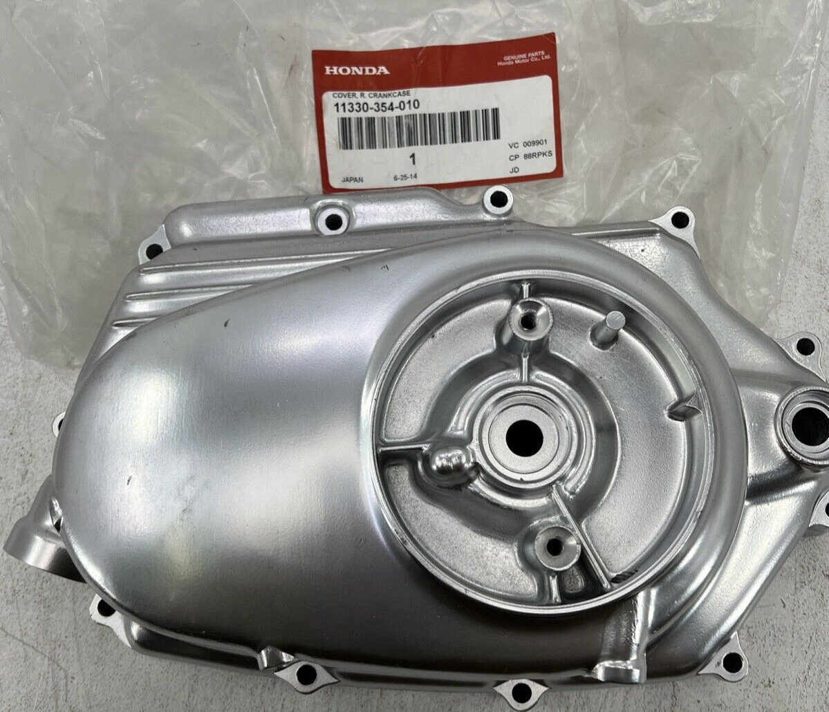 1974-76 Cl200 Cb200 Genuine Honda 11330-354-010 Motorcycle Crankcase Cover R. 1974-76 Cl200 Cb200 Genuine Honda 11330-354-010 Motorcycle Crankcase Cover R.